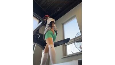 ninazhang public webcam profile photo 8