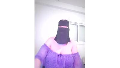 om_tiz public webcam profile photo 3