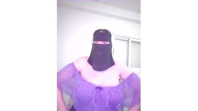 om_tiz public webcam profile photo 5