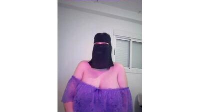 om_tiz public webcam profile photo 6