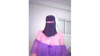 om_tiz public webcam profile photo 7