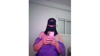 om_tiz public webcam profile photo 9