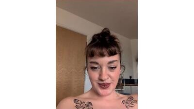 Petite_Juicy_Olive public webcam profile photo 7