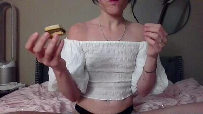 Petite_moi public webcam profile photo 3