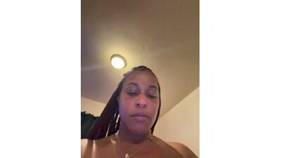 Realwetpussy public webcam profile photo 4