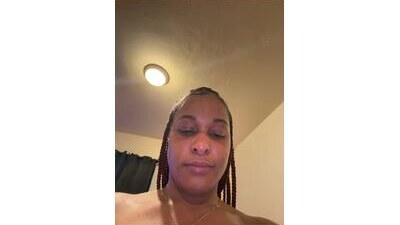 Realwetpussy public webcam profile photo 10