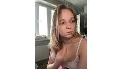 RollDollsi public webcam profile photo 7