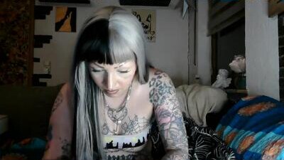 RoxxyInk public webcam profile photo 8
