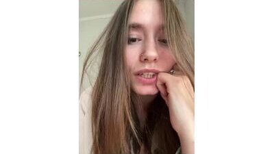 sabrina_shells public webcam profile photo 9