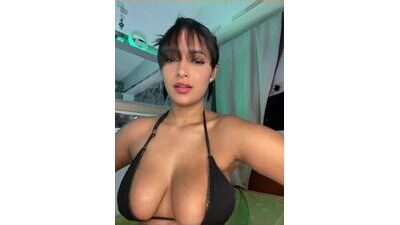 SaharQamar public webcam profile photo 7