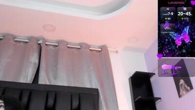 sararoy_ public webcam profile photo 10