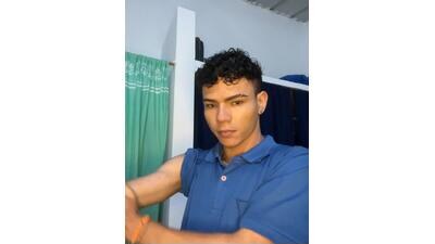 sebascuterouss public webcam profile photo 8