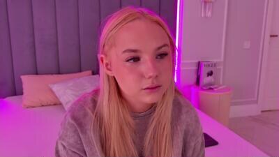 Sky_Cutie public webcam profile photo 2