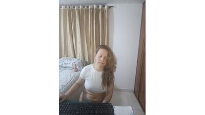 sky_sanz1 public webcam profile photo 7