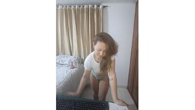 sky_sanz1 public webcam profile photo 10