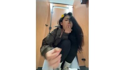 so-linger public webcam profile photo 8