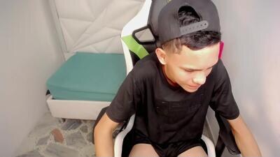 sombra_18 public webcam profile photo 6