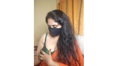 Sravvi499 public webcam profile photo 9