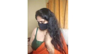 Sravvi499 public webcam profile photo 10