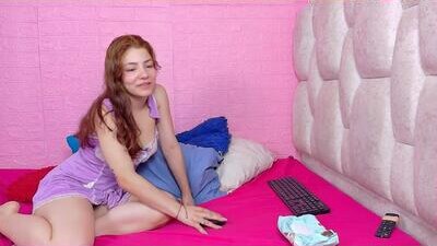 strawberrymia68 public webcam profile photo 5