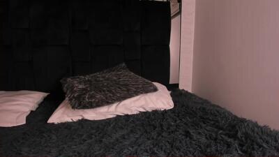 tylla_ public webcam profile photo 6