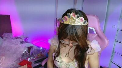 uchiiky_doll public webcam profile photo 4