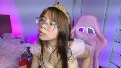uchiiky_doll public webcam profile photo 8