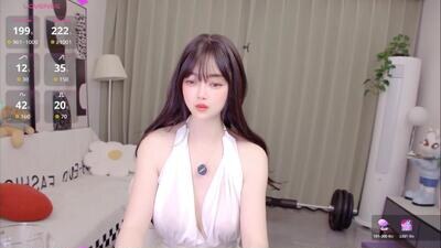 uikyy1 public webcam profile photo 2