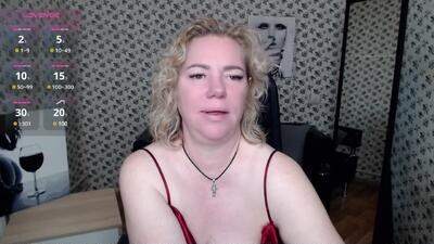 unsual_milf public webcam profile photo 4