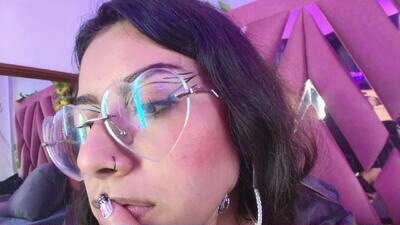 viollettaa_ public webcam profile photo 8