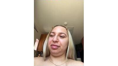 xLexi public webcam profile photo 6