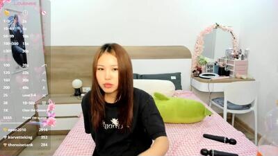 yena-little public webcam profile photo 2