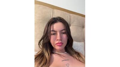 your_honeey public webcam profile photo 6