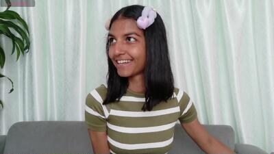 yuliethpetite public webcam profile photo 2