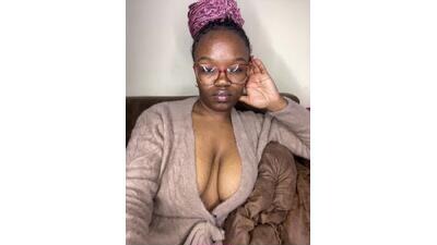YummyMelanin117 public webcam profile photo 3