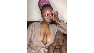 YummyMelanin117 public webcam profile photo 5