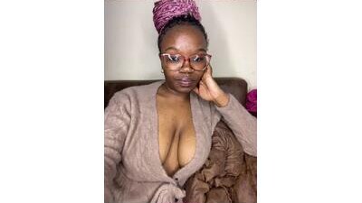 YummyMelanin117 public webcam profile photo 6