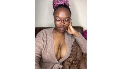 YummyMelanin117 public webcam profile photo 10