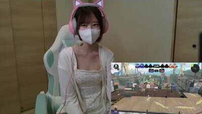 YUNA_26 public webcam profile photo 9