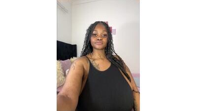 Yung-Missy public webcam profile photo 8