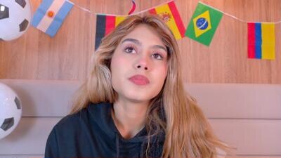zoehangel public webcam profile photo 2