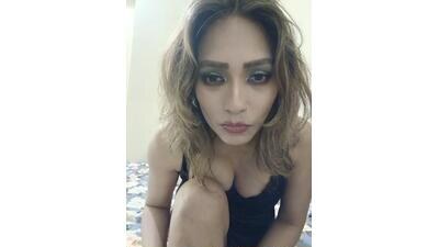zoyarathore public webcam profile photo 3